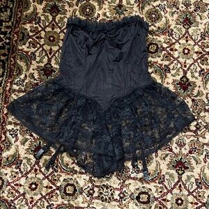 Black Lace Strapless Top With Garter Belts Size Medium